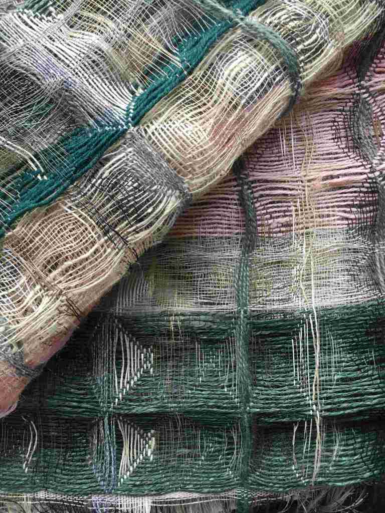 Honeycomb weave using jute and fine linen